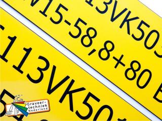 Plates engraving in different fonts, platen graveren in verschillende lettertypes